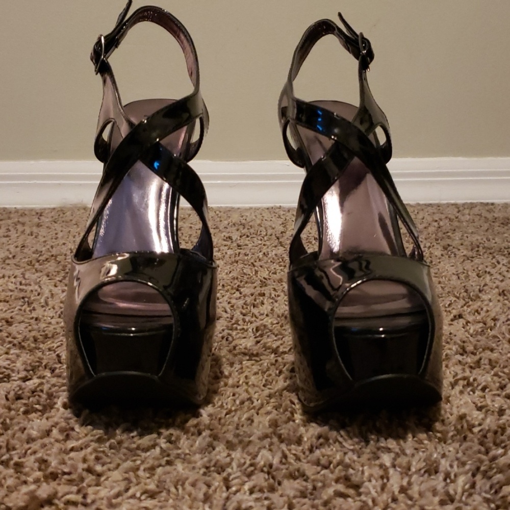 Punk vinyl platforms